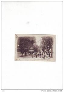 lot 143 CPA  le cercle militaire et l'avenue de la gare animée