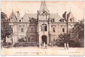 CPA N° 4 - SIDI BEL ABBES Algérie - L' Hôtel de Ville bien animée - ND Phot.