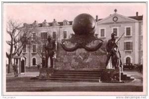Afrique - Algérie - Sidi Bel Abbès - caserne Viénot et monument de la Légion - carte glacée