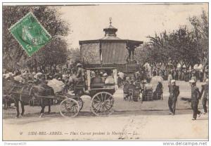 CPA ALGERIE SIDI BEL ABBES Place Carnot Pendant la Musique au Kiosque Animation Légionnaires 1921