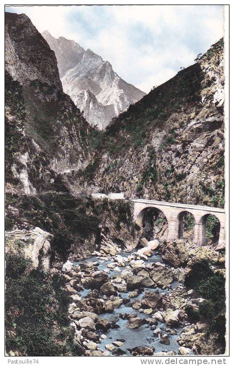 Environs  de  SETIF  (Constantine) - 6  -  Gorges  du  Chabet  El  Akra.  L'Oued-Agrioum.