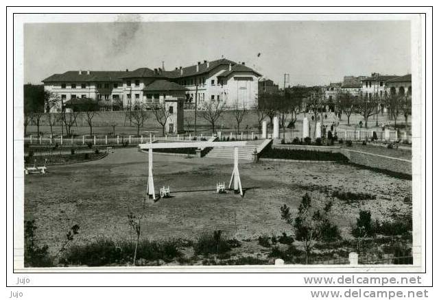 ALGERIE - cpsm - SETIF - L´ECOLE SUPERIEURE DE JEUNES FILLES (prise du Parc des Sport)