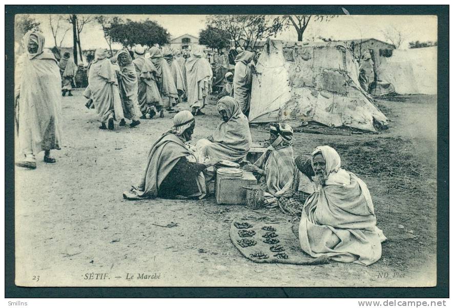 d5899 Setif Le Marche Algerie Algeria postcard, unused
