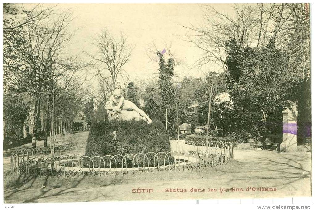 SETIF - Statue dans les jardins d´Orléans