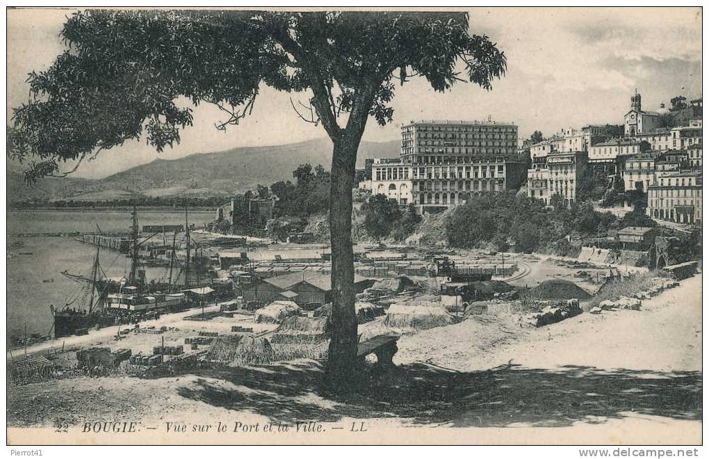 ALGÉRIE - BOUGIE  Vue sur le port et la ville