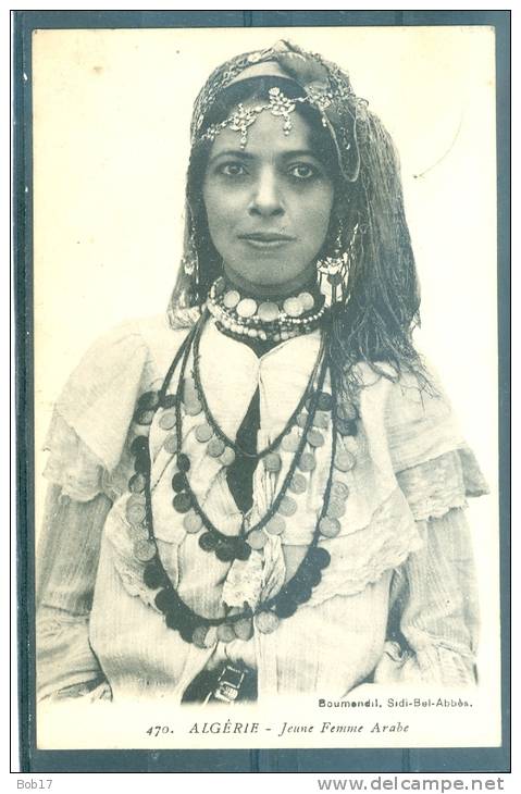 jeune femme arabe - TBE