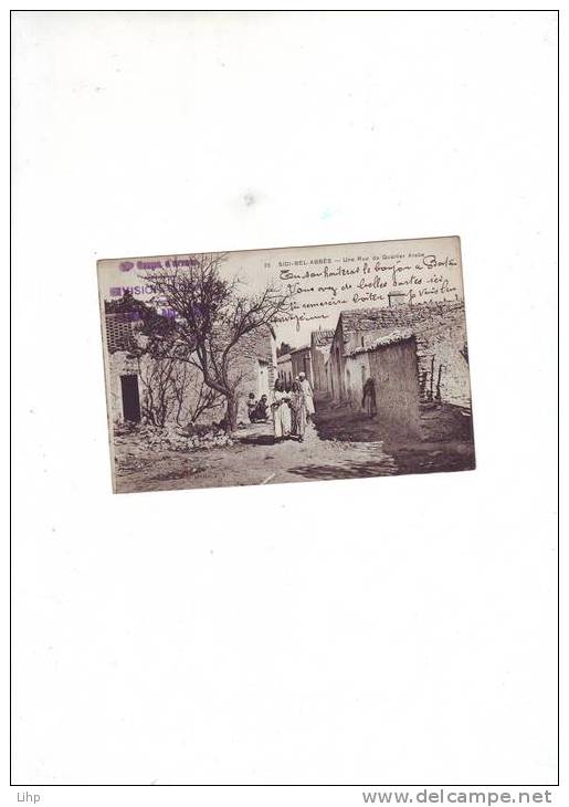 lot 140 CPA  une rue du quartier arabe carte propre