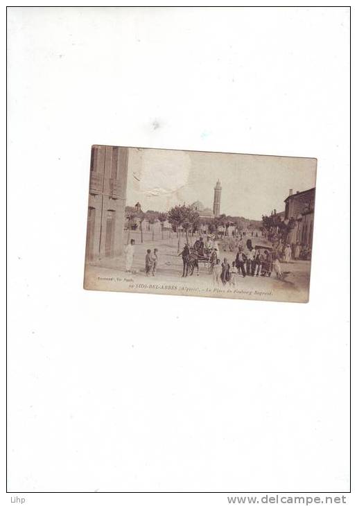 lot 139 CPA  place du faubourg burgeaud animée timbre enlevé carte abimée