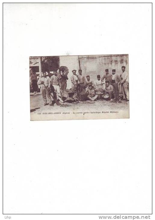 lot 132 CPA corvée de pluches hopital militaire trés jolie carte animée