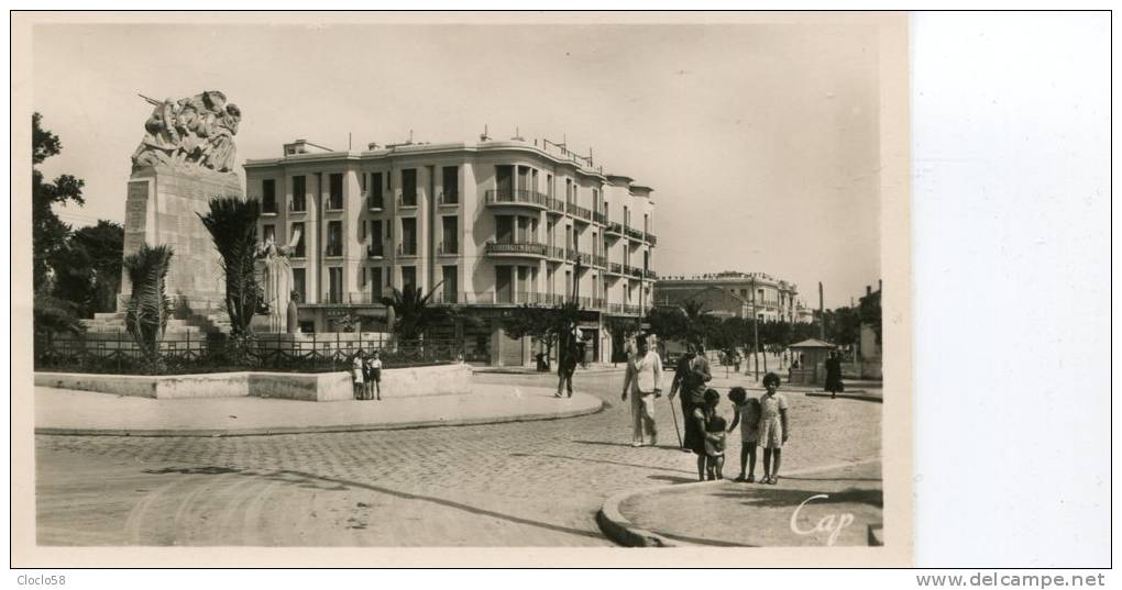 SIDI  BEL ABBES  MONUMENT AUX MORTS  ETL AVENUE EMILE LOUBET