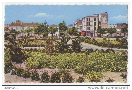 (Algérie) 136, Sidi Bel Abbès, CAP 644, Place de Lattre de Tassigny et l'Entrée du Boulevard de la République