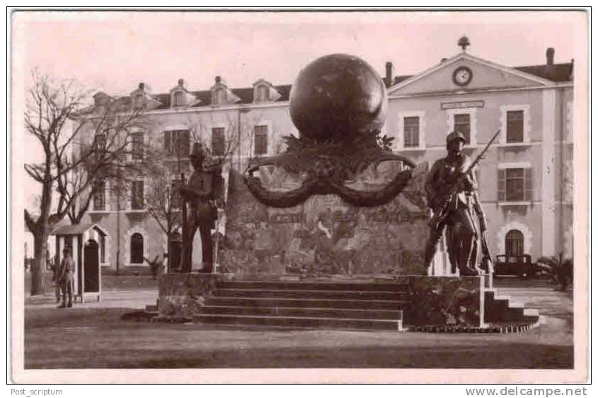 Afrique - Algérie - Sidi Bel Abbès - caserne Viénot et monument de la Légion - carte glacée