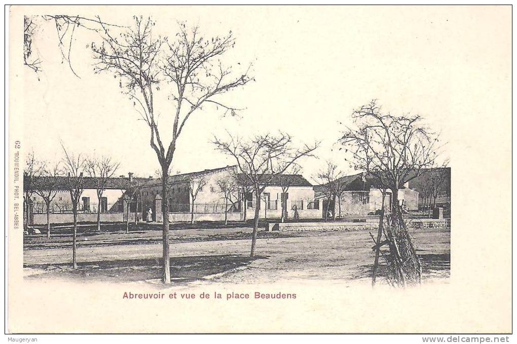 SIDI BEL ABBES - Abreuvoir et vue de la place Beaudens