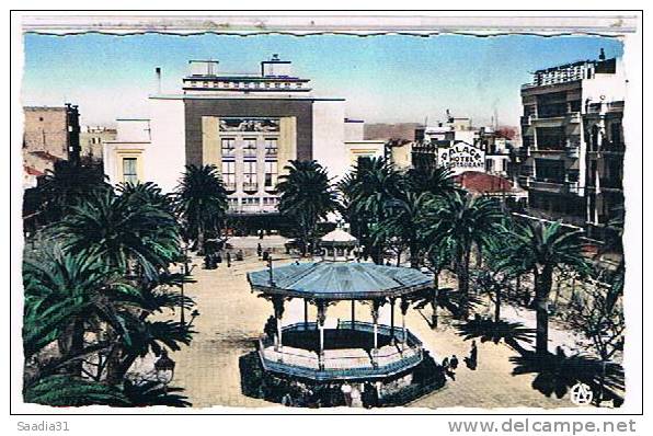 SIDI  BEL  ABBES  LA  PLACE  CARNOT  ET  LE  THEATRE  +  TAMPON  MILITAIRE  A.F.N.  CPSM TBE  1W981