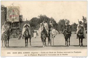 SIDI BEL ABBES (Algérie) Fantasia cavaliers gros plan