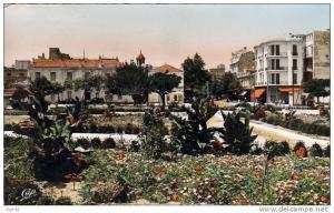 ALGERIE  SIDI BEL-ABBES  La nouvelle Place et l´entrée du Boulevard de la République  ..... ( Ref FA598 )