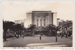 AFRIQUE DU NORD,FRANCE COLONIES,ALGERIE FRANCAISE,SIDI BEL ABBES en 1950,théatre,palmiers,car ,taxi brousse