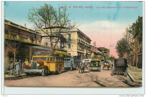 SIDI-BEL-ABBES   -  les cars ,Boulevard de la république.