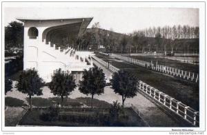 PHILIPPEVILLE  Le champ de Courses.Les tribunes et la Piste.