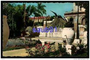 Philippeville -  Le Monument aux Morts   -  Réf  24128