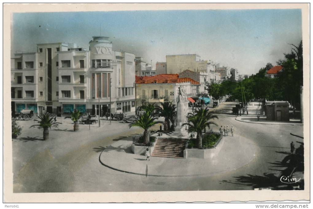 AFRIQUE - ALGERIE - SIDI BEL ABBES - Boulevard de Verdun et Monument aux Morts