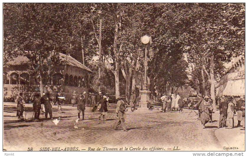 ALGERIE  SIDI BEL ABBES   Rue de Tlemcen et le Cercle des officiers   ..... (état moyen )( Ref FA654 )