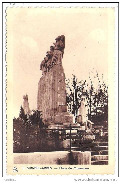 SIDI BEL ABBES  -  Place  du  Monument