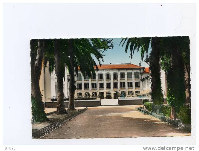 Le collège de garçons