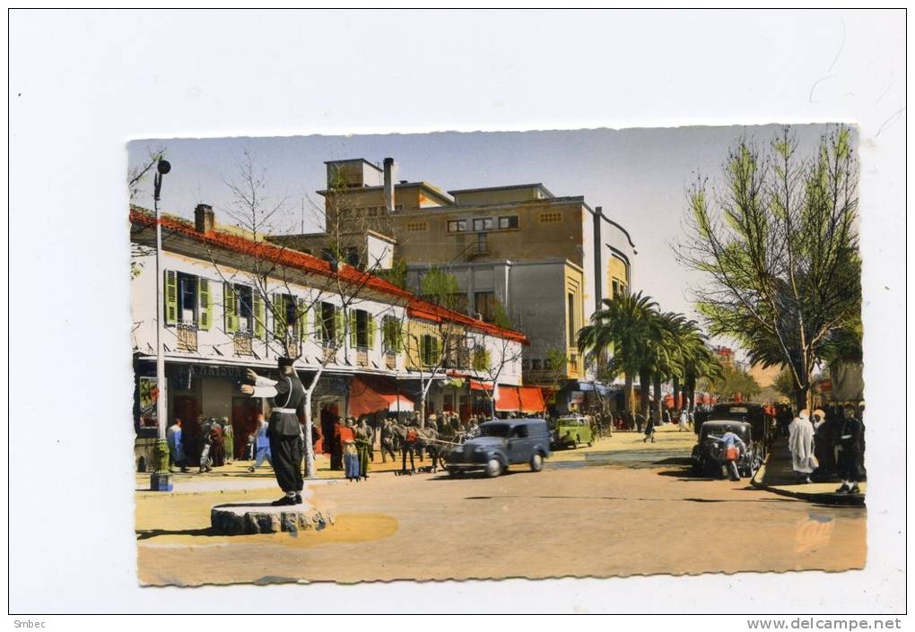 Carrefour des 4 candèlabres