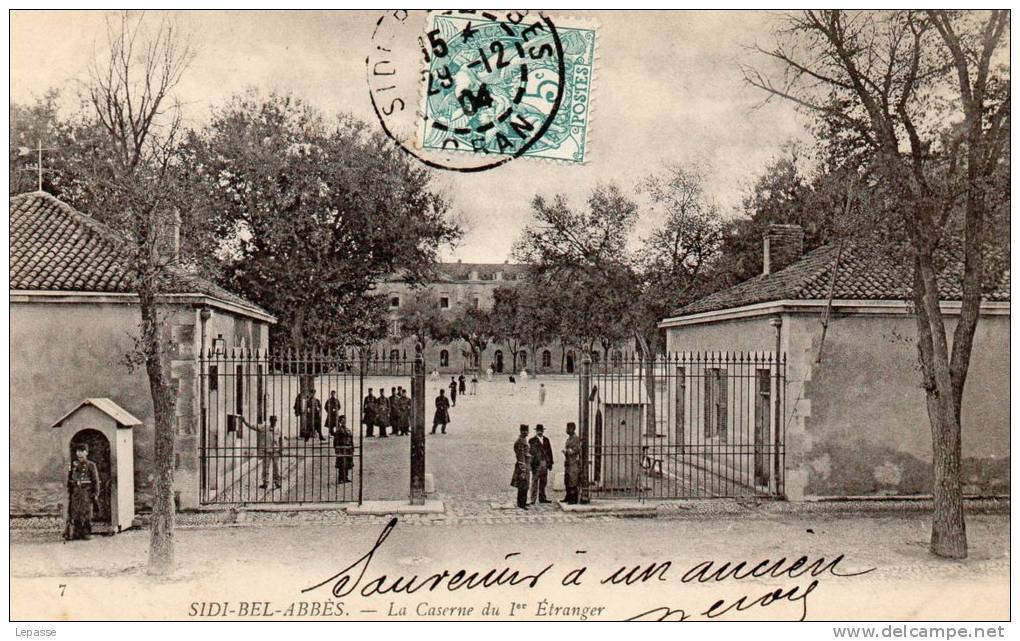 CPA ALGERIE SIDI BEL ABBES MILITAIRES CASERNE DU 1ER REGIMENT  LEGION ETRANGERE  N°1