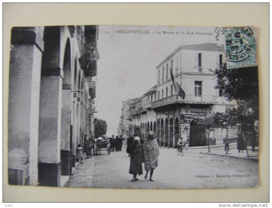 CPA - Philippeville (Skikda)  (Algérie) - La Mairie et la rue Nationale