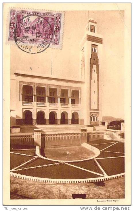 Philippeville - L'Hôtel de Ville, façade principale