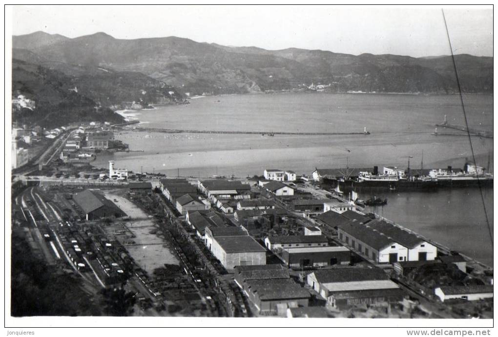 PHILIPPEVILLE  La Gare,les Quais, pris en avion.