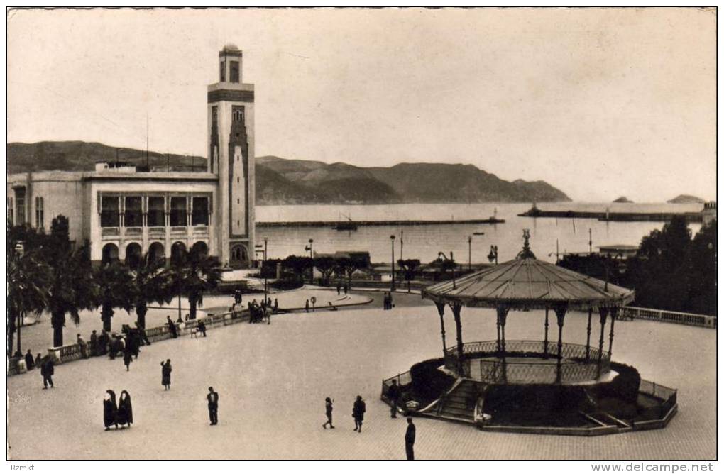 ALGERIE  PHILIPPEVILLE La Place Marqué