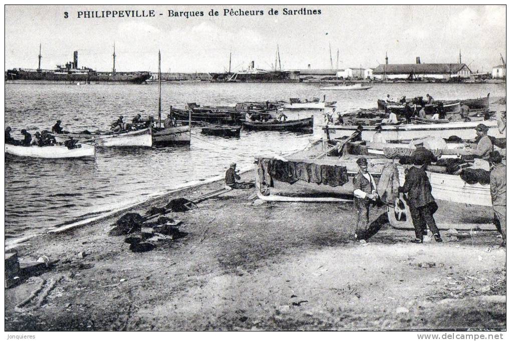 PHILIPPEVILLE  Barques des Pêcheurs de sardines.