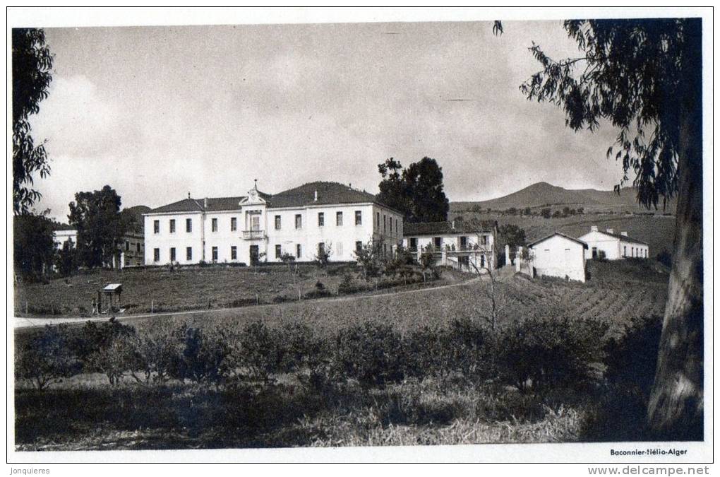 PHILIPPEVILLE  L´Ecole d´Agriculture- Les Bâtiments de l´Internat.