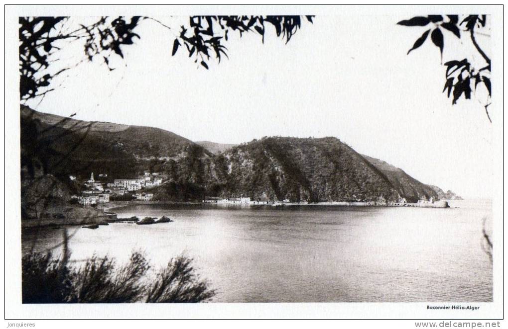 PHILIPPEVILLE  Stora,la Baie et le Village.