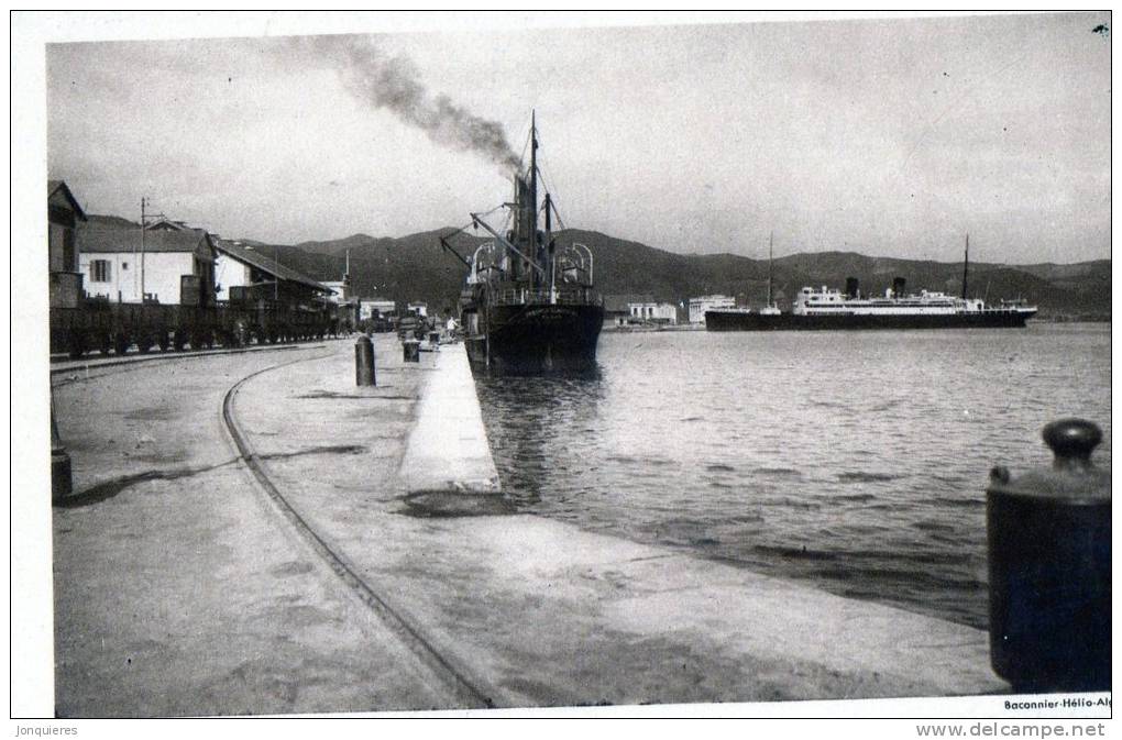 PHILIPPEVILLE/  Le Port, les Quais.