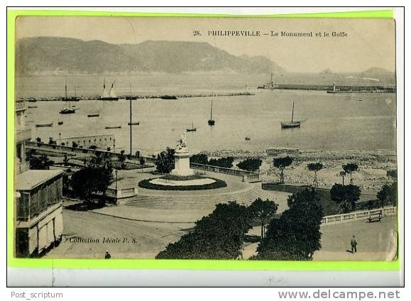 Afrique - Algérie - Philippeville - Skikda - monument et golfe