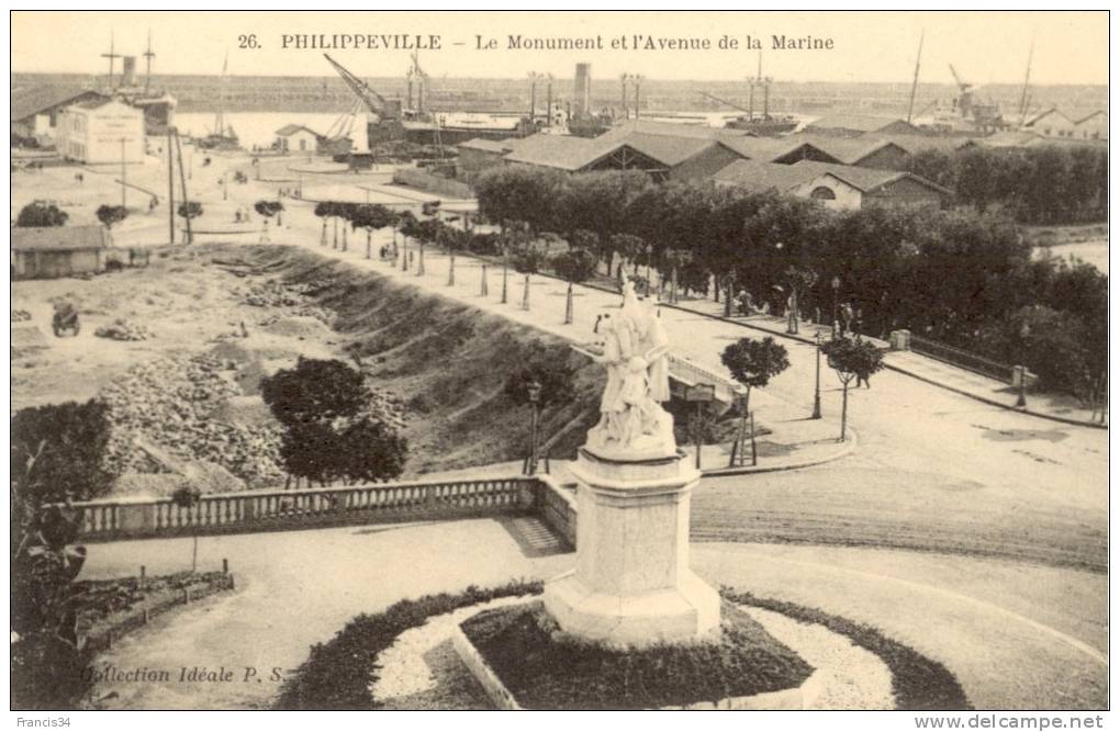 CPA - Philippeville - Le Monument et l'avenue de la Marine