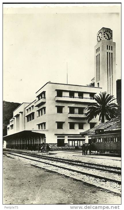 PHILIPPEVILLE.  La Gare.  Vue prise des Quais.