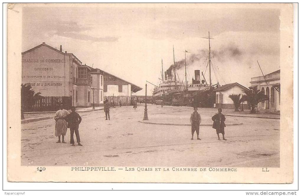 algérie  PHILIPPEVILLE  les  quais  et la  chambre  de  commerce  ( bateau  au  fond )