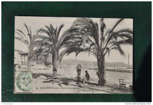 20. Philippeville, place de la Marine, animée