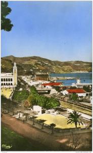 PHILIPPEVILLE (Constantine) - Echappée sur la Ville et bord de Mer - CPSM, petit format, 2 scans