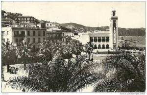 PHILIPPEVILLE  - LA PLACE MARQUE ET L´AVENUE DE LA REPUBLIQUE N° 738