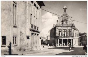 ALGERIE - SOUK-AHRAS - Le Théatre et l'Hôtel de Ville