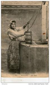 ALGERIE...MAURESQUE...... ANIMEE..AU PUITS...... LOT  D590
