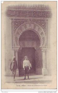ORAN = Porte de la Mosquée du Pacha - carte animée (coin sup. gauche déchiré) vierge