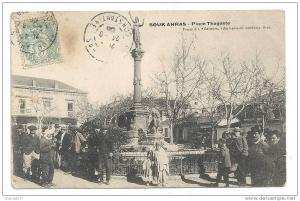 Souk-Ahras (Algérie)  La place Thagaste avec européens env 1906 (animée).