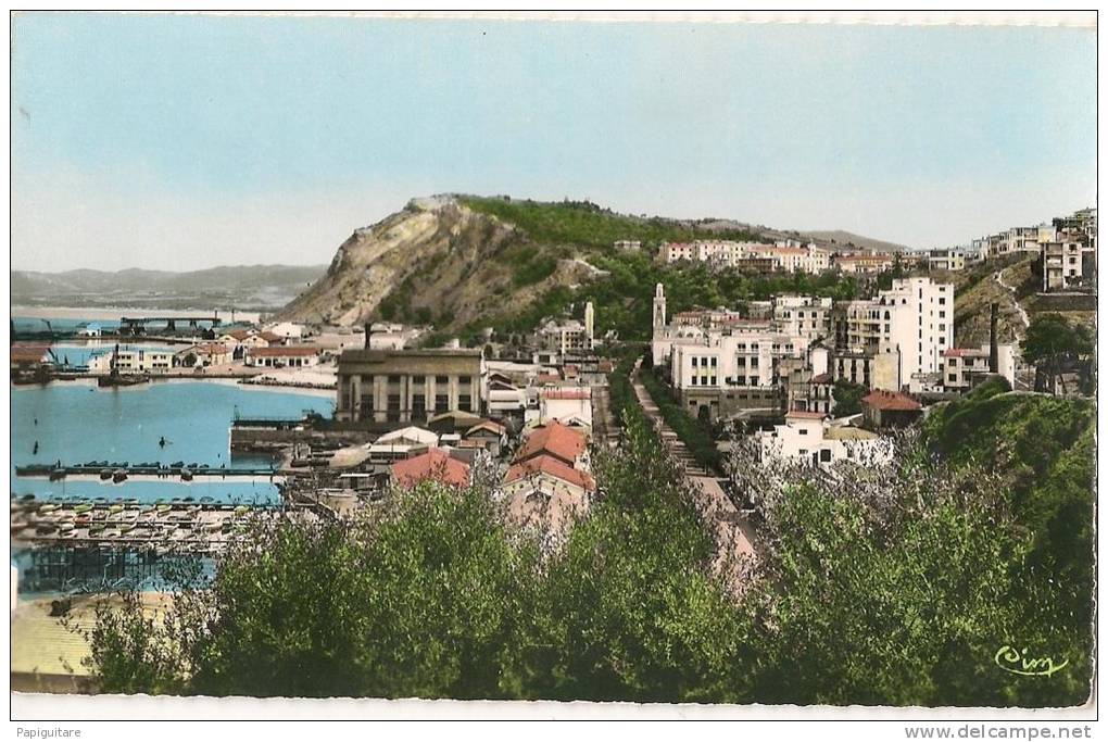 cpa  bon etat ,dentelée   9x14cm ,  couleur    philippeville , perspective sur la gare et le port , carte tres propre